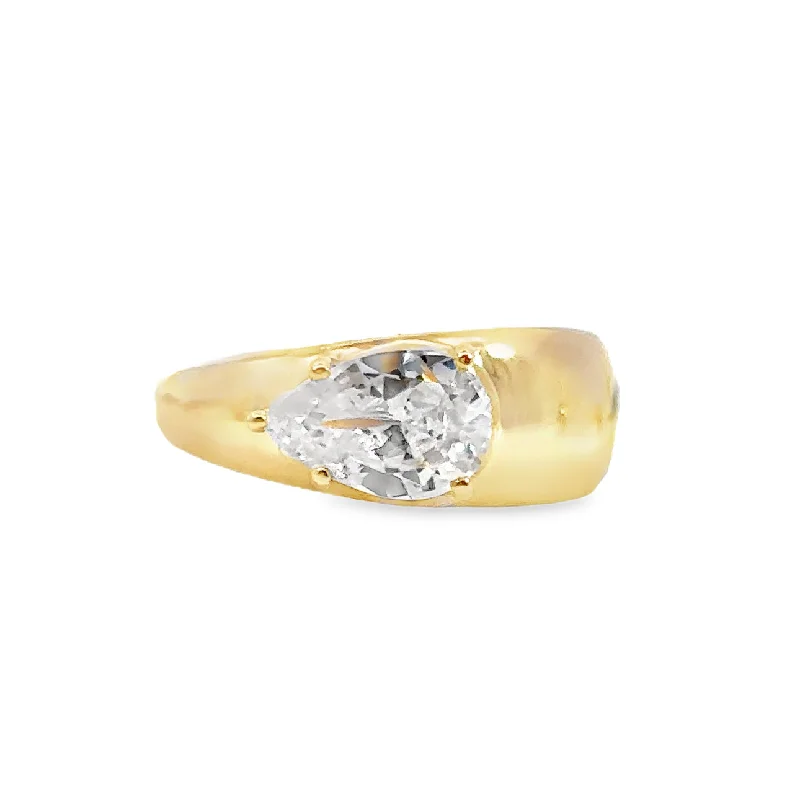 Padis Classique Solitaire Engagement Ring