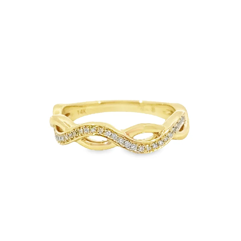 IMAGINE Twisted Diamond Wedding Band