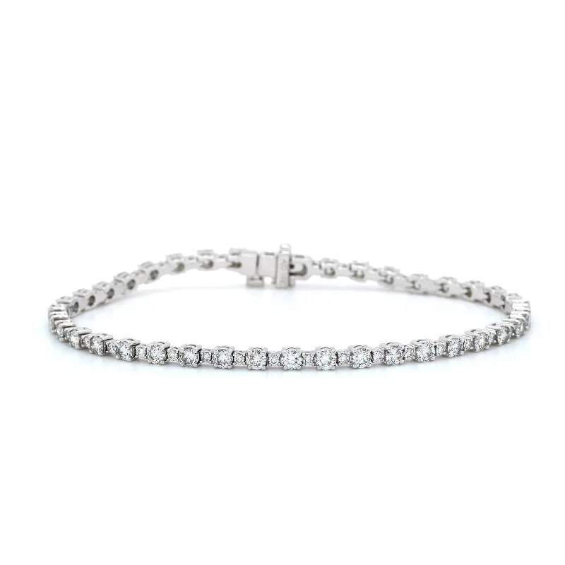 18K White Gold Diamond Alternating Size Tennis Bracelet